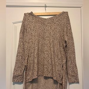 American Eagle Long Relaxed V- neck sweater, Women Small